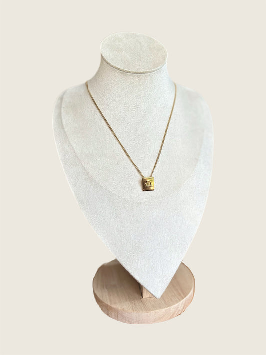 Collier signe Balance